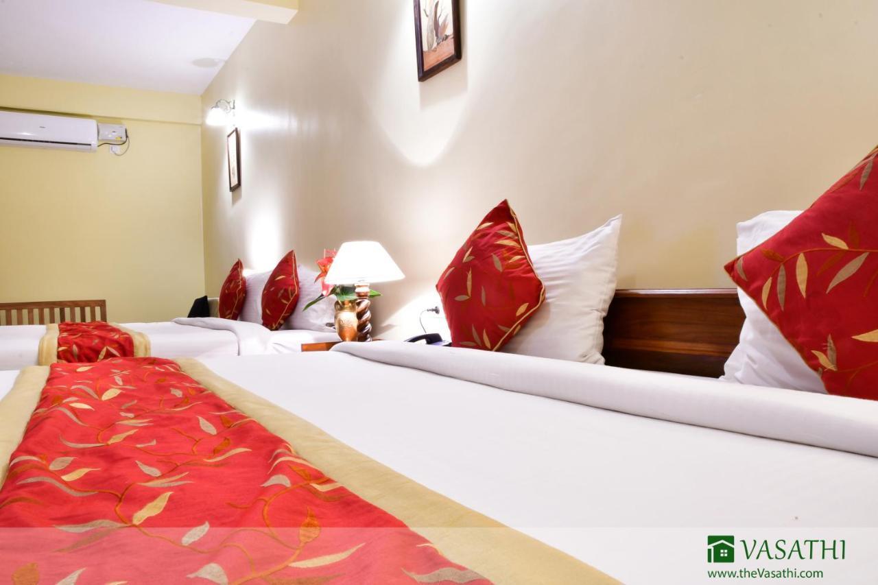 Vasathi Hotel Madikeri Exterior photo